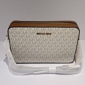 🎁BNWT🔥 Michael Kors Jet Set Crossbody